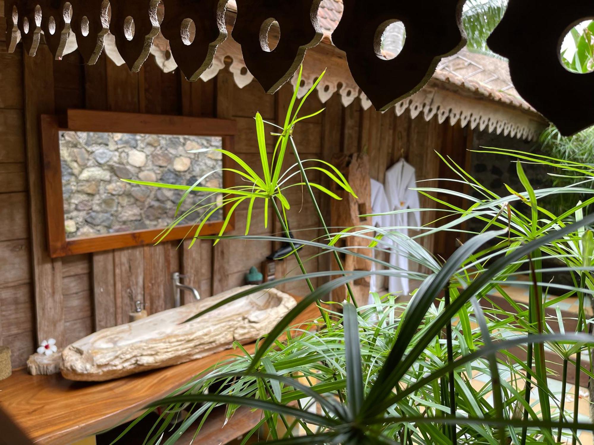 Louka Beach Bali Tianyar Номер фото